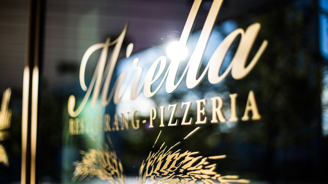 Pizzeria Mirella - Vällingby Centrum